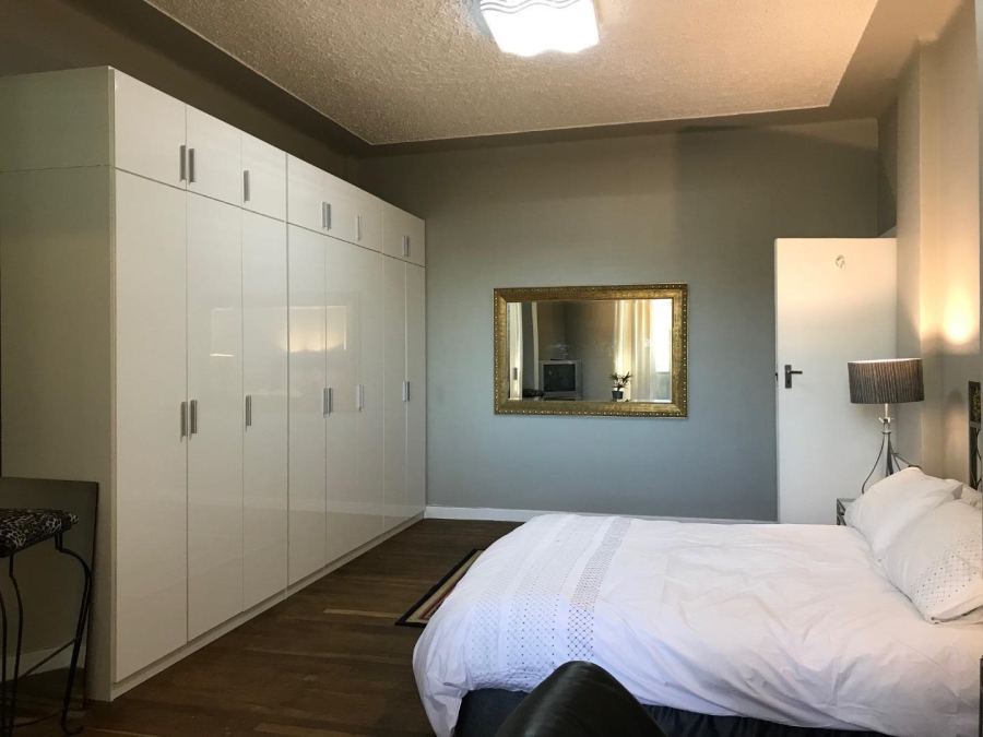 To Let 3 Bedroom Property for Rent in Sea Point Western Cape